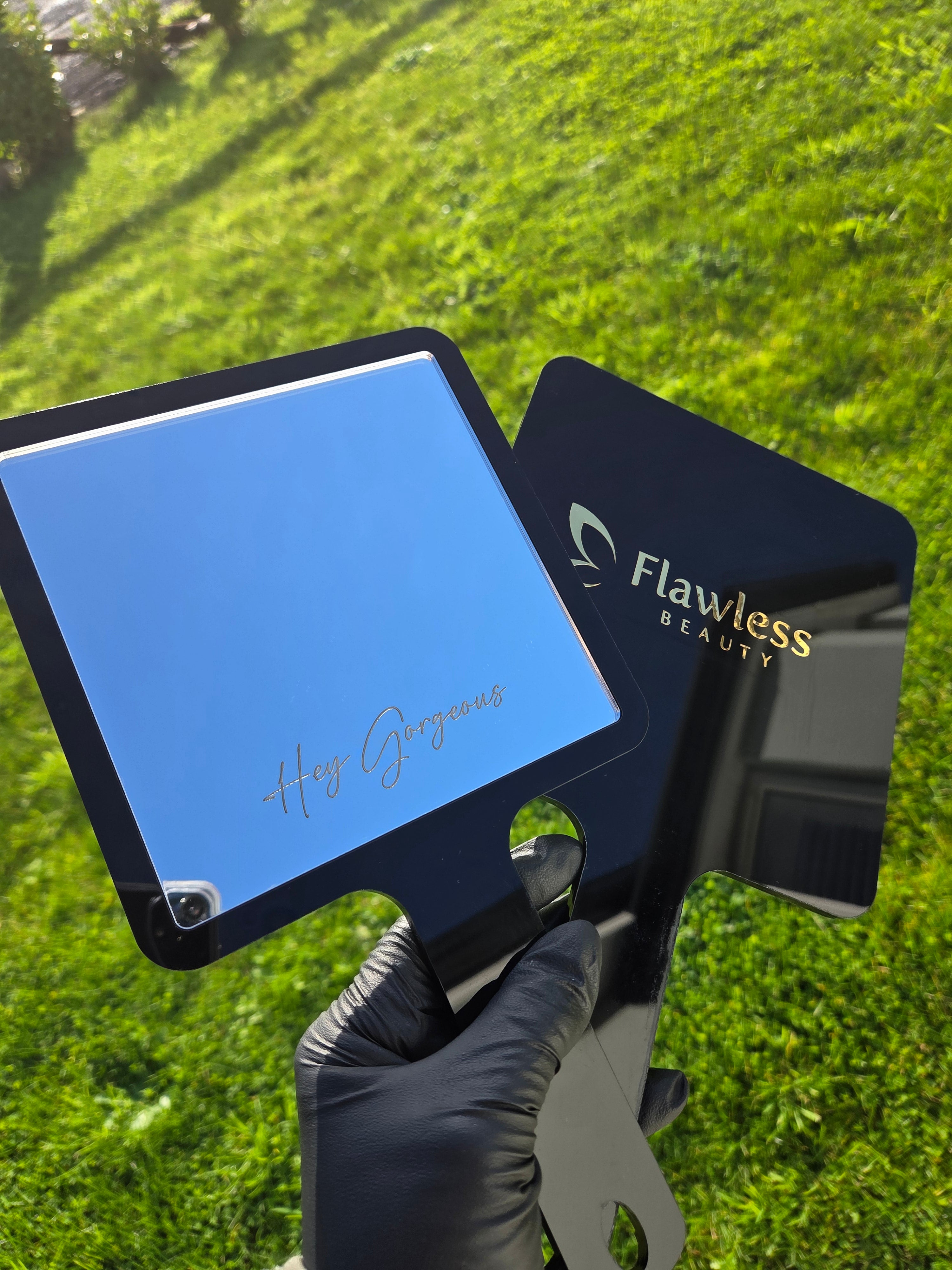 Custom double layered handheld mirror