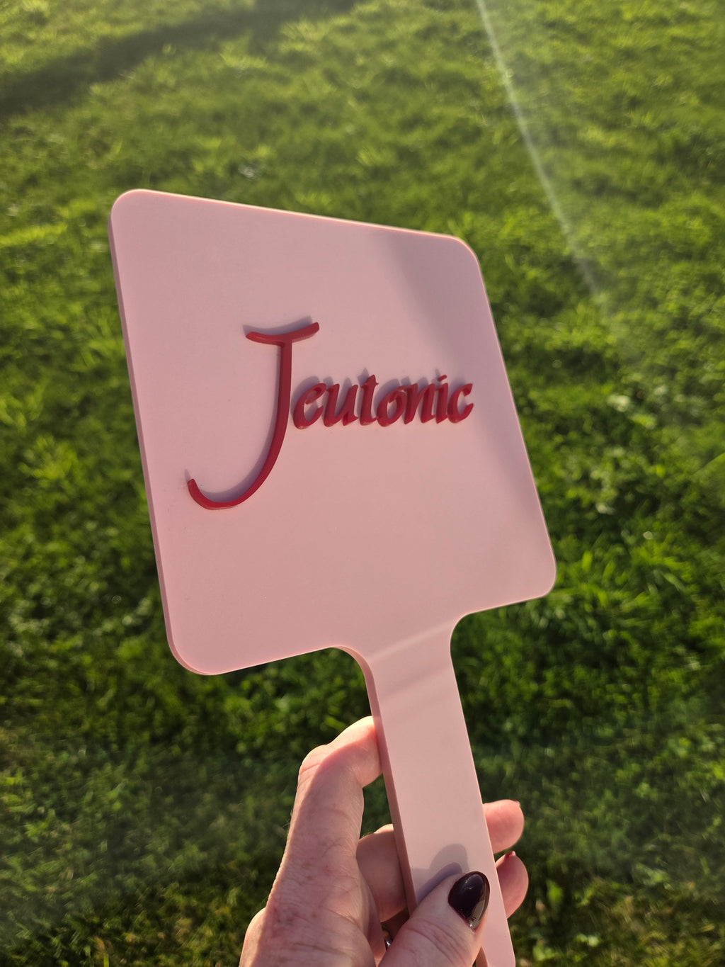Custom double layered handheld mirror